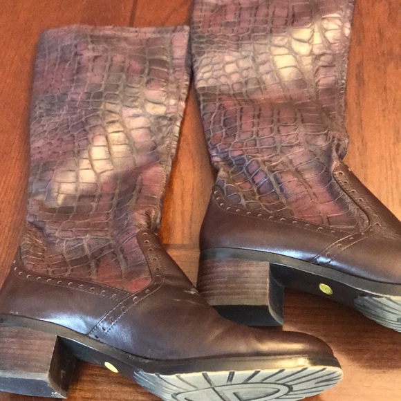 Boots - Picture 1 of 3